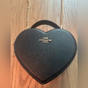 Coach Heart crossbody 🖤